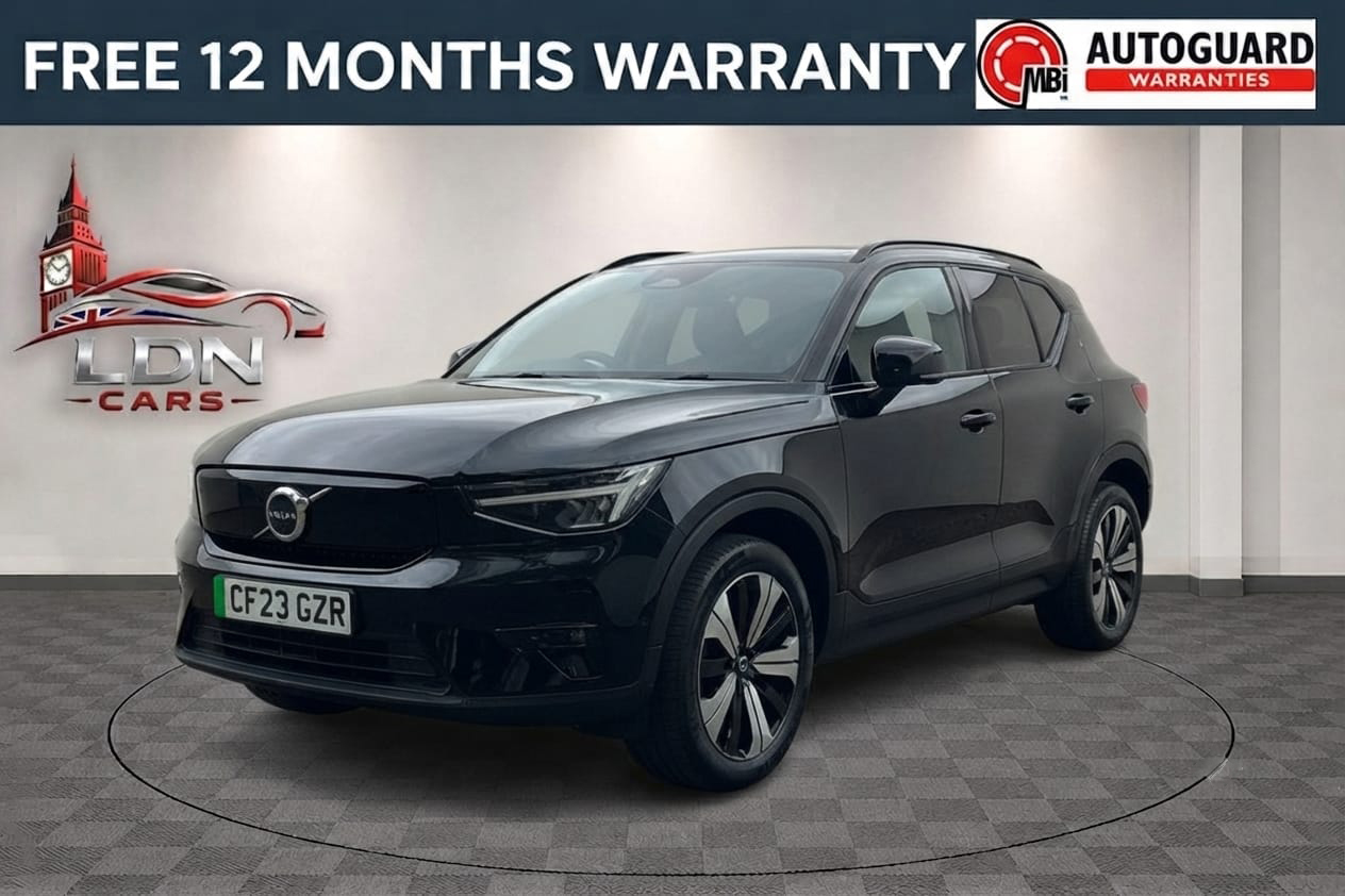 2023 VOLVO XC40